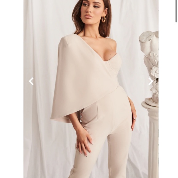 NEW SEASON: Gorgeous Lavish Alice one shoulder cape jumpsuit in ecru - Picture 5 of 8